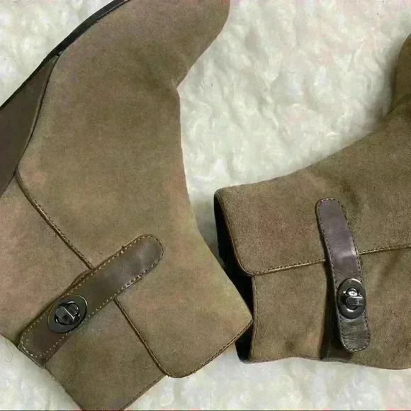 Aquatalia Mushroom Brown Julianna Suede Wedge Ankle Bootie Size 6.5 - Picture 3 of 9